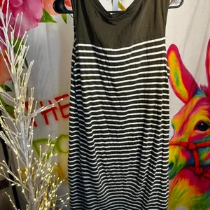 X27. Banana Republic black and white striped dress Size L thumbnail 3