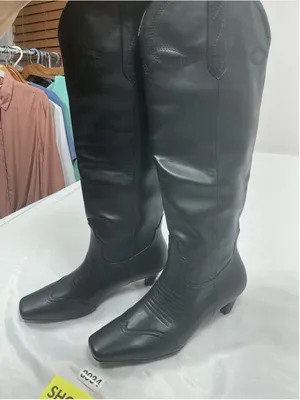 Woman’s Black Knee High Pull On Boots Square Toe Kitten Heel 9.5 thumbnail 4