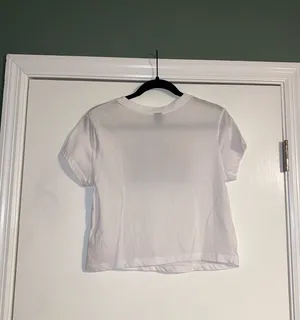 NWOT Venice White Cropped Tee thumbnail 3
