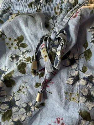 Vintage Women’s Light Blue Floral Drawstring With Metal Aglets Bermudas Shorts thumbnail 6