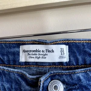 Abercrombie & Fitch the ankle straight ultra high rise blue jeans women's 31‎ thumbnail 3