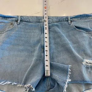 Abercrombie & Fitch The 4” Mom Short High Rise‎ in 36/ 22 thumbnail 6