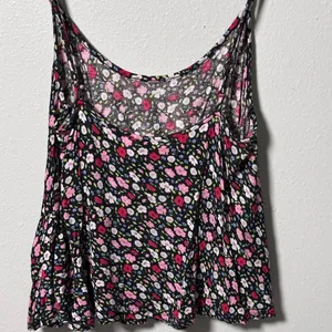 Divided by H&M Women Floral Black Top Spaghetti‎ strap size 6 thumbnail 5