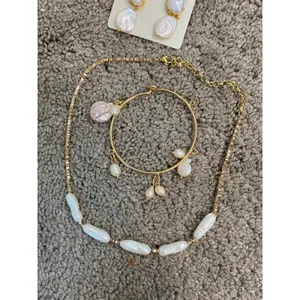 Saachi Gold Tone Irregular Pearl Necklace Bracelet Drop Earrings Set thumbnail 4