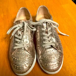 Vaneli Laren Laser Cut Leather Sneakers Gold Size 9 thumbnail 1