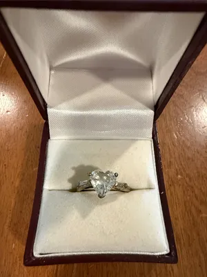 Vintage White Heart-Cut Crystal Ring - Women's Jewelry Size 5 thumbnail 2