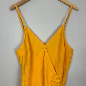 Women's Ruffle Hem Wrap Dress A-line Yellow Size XL NWT Vacation Resortwear thumbnail 4