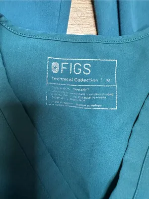 Figs Scrub Set Jogger Pants size S, blouse size M Color TURQUOISE thumbnail 3