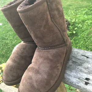 Ugg classic short boots brown for women 🎉🎉🎉 thumbnail 5