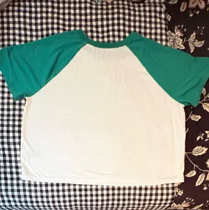 Old Navy white & Green Raglan Cropped Tee thumbnail 2