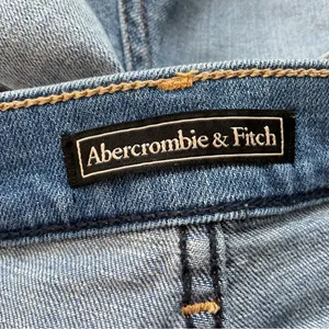 Abercrombie & Fitch Distressed Cut Off Jean Shorts Size 27 thumbnail 6
