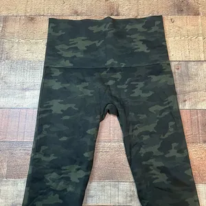 SPANX Women's Army Green Camo High Waisted Look At Me Now Leggings Sz M thumbnail 3