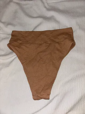 Aeria Bikini Bottoms Size M thumbnail 2