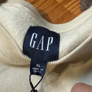 GAP Women Beige Crewneck Sweater thumbnail 6