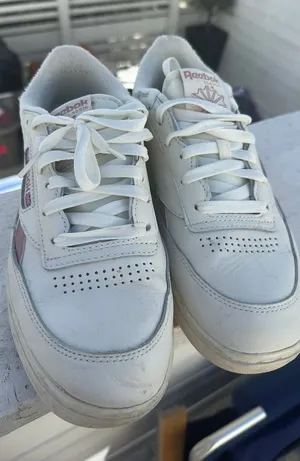 Reebok Sneakers thumbnail 1
