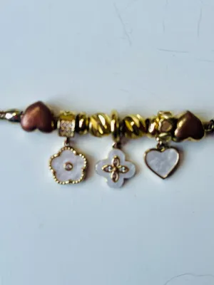 Gold-Tone 6.5” Charm Bracelet w/ White Enamel Flower & Heart Charms-EUC thumbnail 3