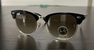 Ray-Ban Sunglasses thumbnail 1
