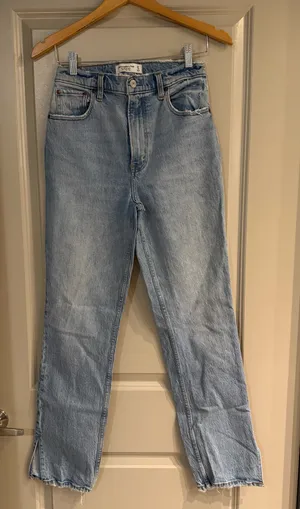 Abercrombie Ultra High-Rise 90s Straight Jeans thumbnail 2
