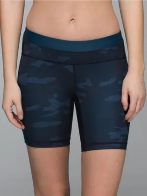 lululemon athletica Clip-In Short Camo Bike Shorts Size 4 thumbnail 1