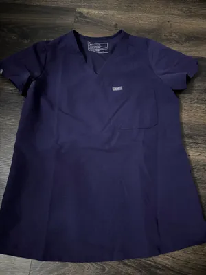 FIGS Scrub Top Women’s One-Pocket thumbnail 1