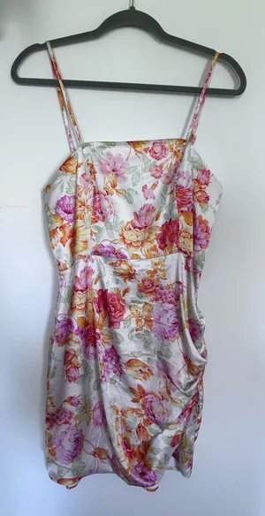 Showpo Floral Print Square Neck Sleeveless Strappy Ruched Side Mini Dress Size 6 thumbnail 1