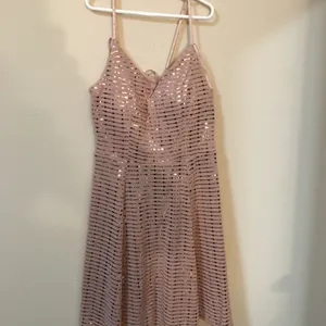 PROM/ Cocktail/ Cruise DRESS New Rose Gold Dress Size 7 Gorgeously Beautiful. thumbnail 4
