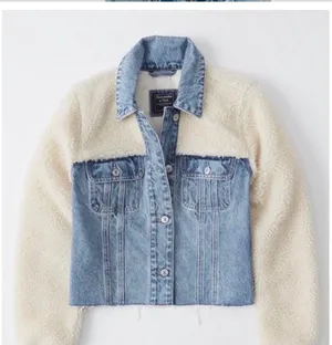 Abercrombie Cropped Oversized Denim Jacket thumbnail 3