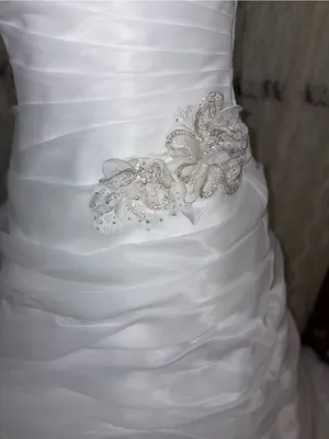 David's Bridal Gorgeous Galina Signature Strapless Organza Wedding Gown thumbnail 2