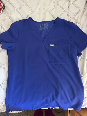 FIGS Scrub Top thumbnail 1