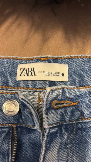 High-Waisted Jean Shorts ZARA thumbnail 4