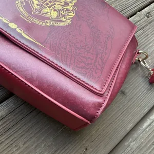 SHEIN Harry Potter Hogwarts Burgundy Crossbody Bag Faux Leather Wizard Purse thumbnail 2