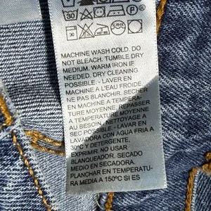 Levis 501 Original Fit Jeans Womens 25 Blue Denim Straight Leg Button Fly 9426 thumbnail 11