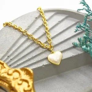 Pearl Heart Chain Gold thumbnail 3