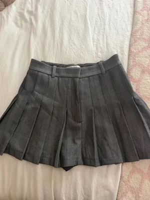Abercrombie grey pleated mini skirt thumbnail 2