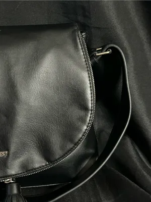 Nine West Black Leather Shoulder Bag Purse with Tassel Detail thumbnail 4