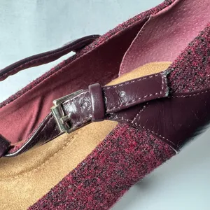 Giani Bernini Vineza Size 6 Memory Foam Burgundy Sweater Tweed Heels T-Strap 60s thumbnail 6