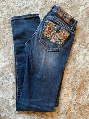 Miss Me Signature Straight Jeans thumbnail 2