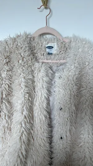 Old Navy Faux Fur Coat thumbnail 2