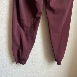 Lululemon On the Fly Jogger 28” Cassis thumbnail 9