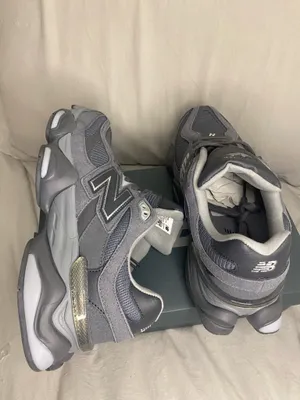 New Balance 9060 Sneakers Shoes Womens Size 10 Mens 8.5 thumbnail 4