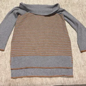 Small Anthropologie Sweater cowl neck grey and tan bell sleeve slits thumbnail 1