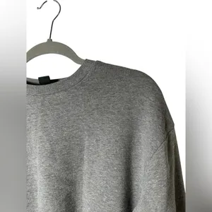Wild Fable‎ Gray Cropped Crewneck Sweatshirt Women’s Medium Fleece Pullover thumbnail 3