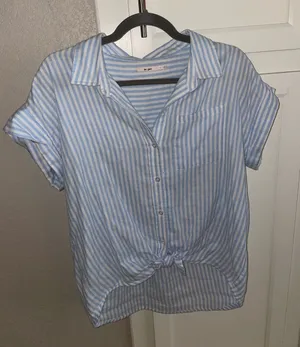 Blue & White Striped Tie-Front Button Shirt - Mi Ami - Francesca’s Size M thumbnail 1