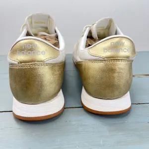 New Balance 620 Women 9.5 Sneakers Cream Gold Metallic CW620JD2 Low Top Shoes thumbnail 6