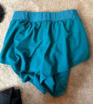 Blue shorts Size M thumbnail 1