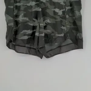 Athleta Printed Mesh Racer Run Shorts Women’s 1X Black Camo 4 Inch Lined thumbnail 3