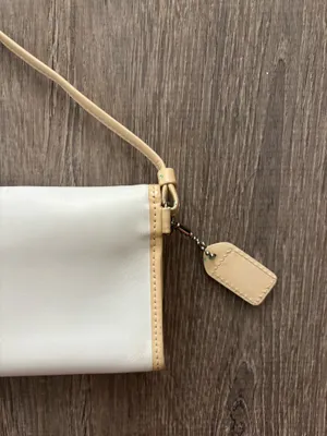 Vintage Y2k Coach White and Beige Buckle Leather Slim Wristlet Wallet thumbnail 6