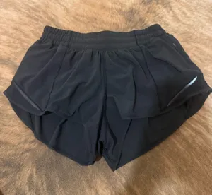 Lululemon Hotty Hot 2.5" Low-Rise Black thumbnail 1