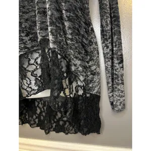 Vine Street Tunic Top Womens Medium Gray Velour Hooded Lace Hem Long Sleeve thumbnail 4