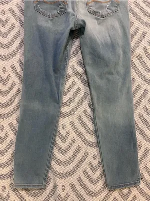 ABERCROMBIE & FITCH Women’s Distressed Skinny Fit Light Wash Blue Denim Jeans 10 thumbnail 7